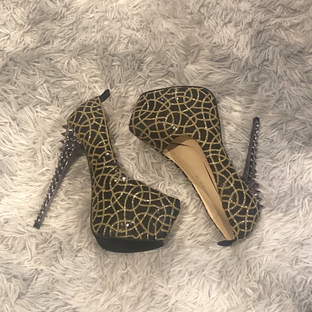 Cape Robbin Platform Shoe